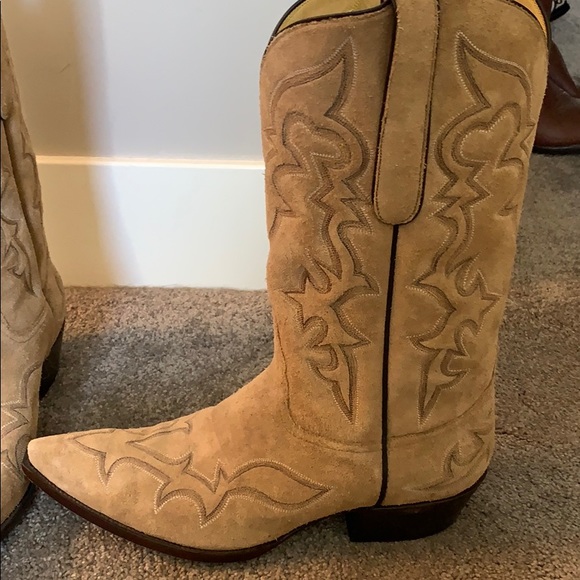 Hand made cowboy boots by Tres Outlaws. - Picture 2 of 9